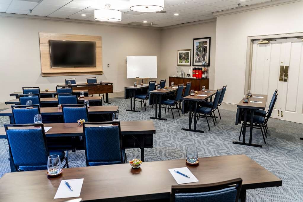 Hotel photo 12 of Country Inn & Suites by Radisson, Metairie (New Orleans), LA.