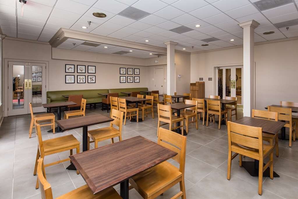 Hotel photo 33 of Country Inn & Suites by Radisson, Metairie (New Orleans), LA.