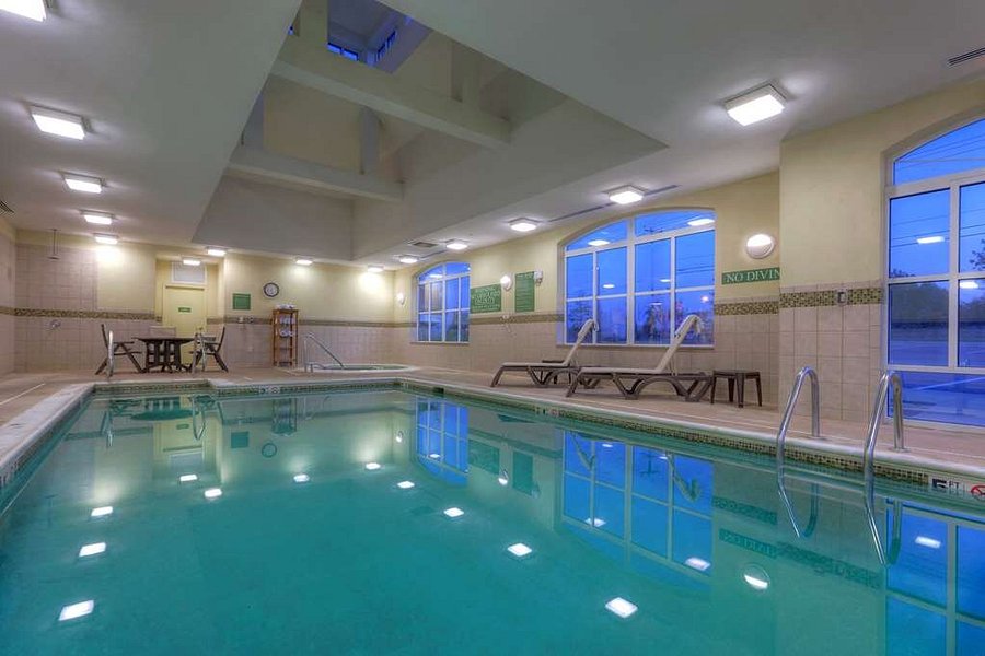 hotels in salem va with indoor pool