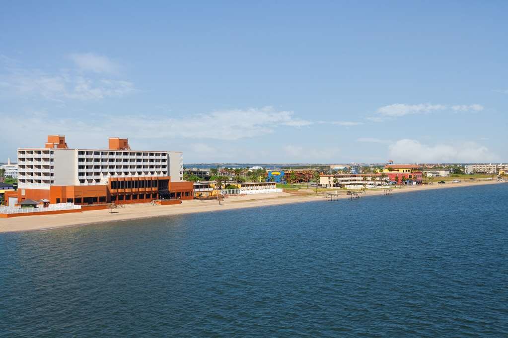 Hotel photo 10 of Radisson Hotel Corpus Christi Beach.