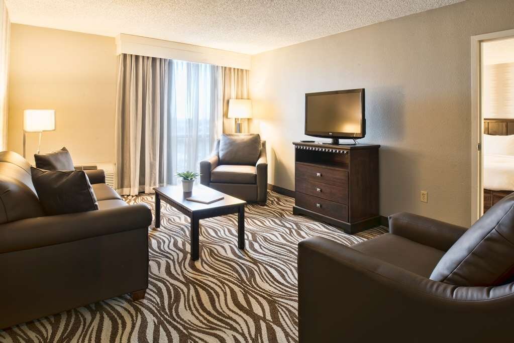 Radisson Hotel Fort Worth North-Fossil Creek Rooms: Pictures & Reviews ...