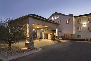 Radisson Hotel Ames Conference Center At ISU in Ames, image may contain: Hotel, Inn, Villa, Resort
