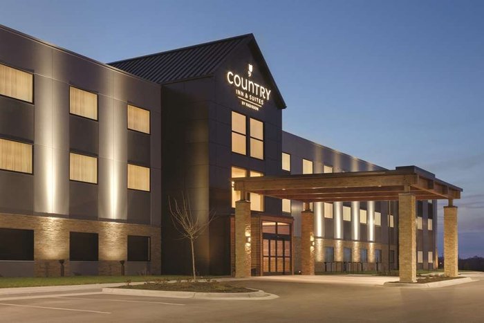 COUNTRY INN & SUITES BY RADISSON, LAWRENCE, KS $100 ($̶1̶4̶5̶ ...