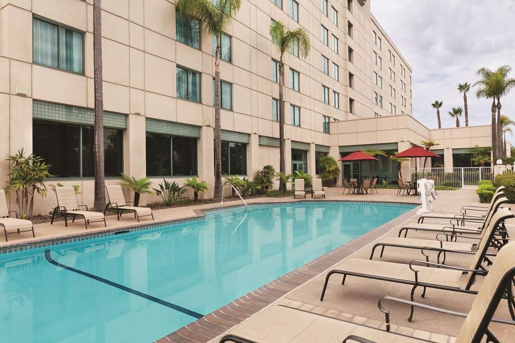 Hotel photo 35 of Country Inn & Suites by Radisson, San Diego North, CA.