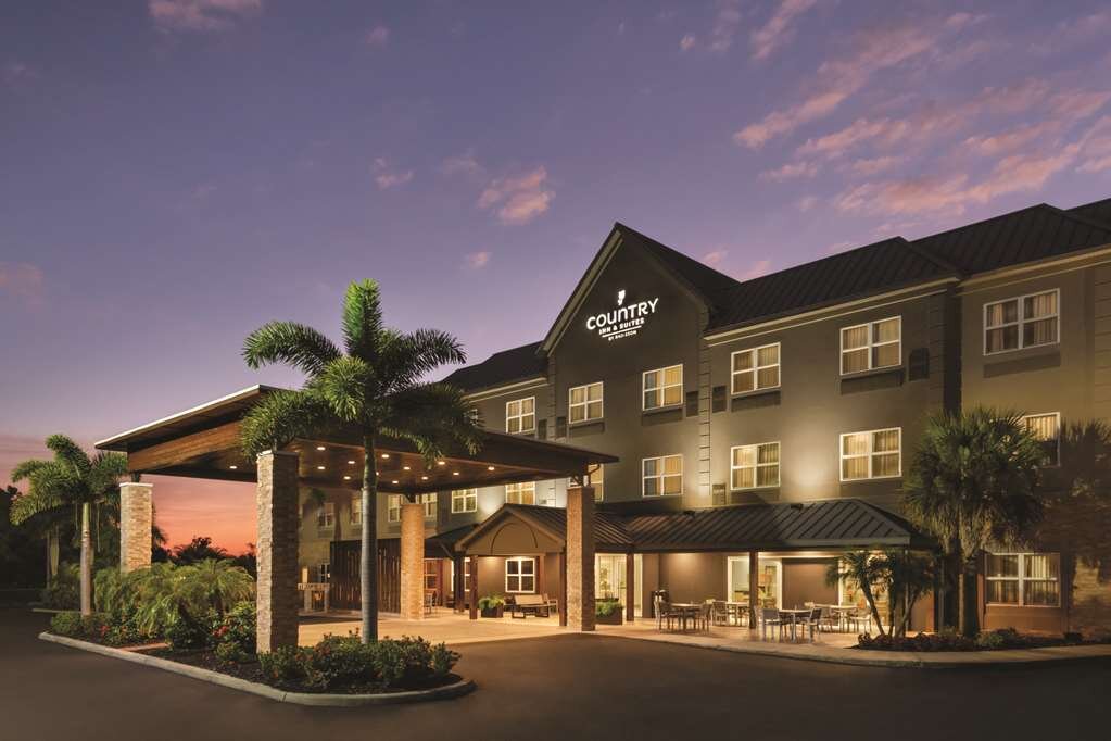 Hotel photo 14 of Country Inn & Suites by Radisson, Bradenton-Lakewood Ranch, FL.