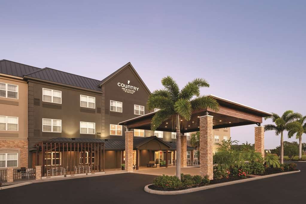 Hotel photo 27 of Country Inn & Suites by Radisson, Bradenton-Lakewood Ranch, FL.