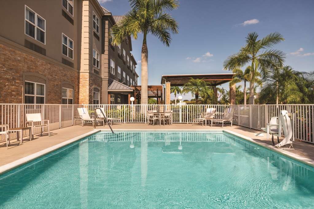 Hotel photo 11 of Country Inn & Suites by Radisson, Bradenton-Lakewood Ranch, FL.