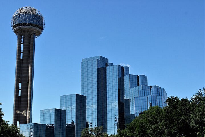 dallas train tour