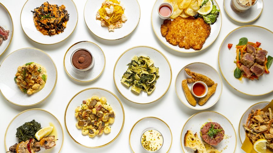 Alcune delle bontà dal nostro menu: dagli appetizers ai dolci, passando per i primi e i secondi di carne, pesce, vegetariani o vegani, fino ad arrivare ai dolci.