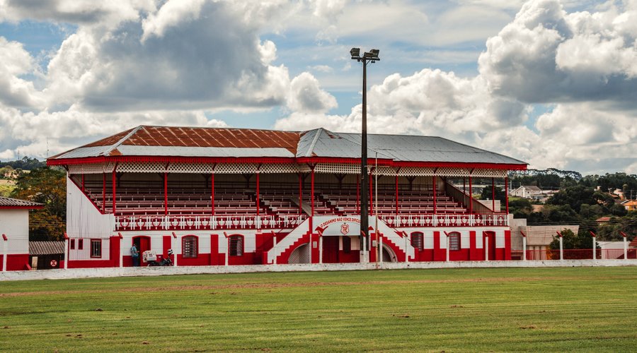 A arquibancada do Estádio João Chede é parte essencial da história, da cultura popular e da convivência social do palmeirense. Nela, encontramos salão de festas, bar, cozinha e banheiros, além da sala de troféus do glorioso Ypiranga Futebol Clube.