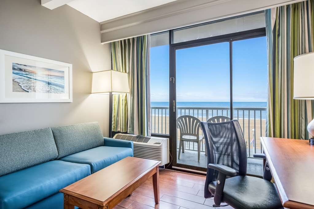 Hotel photo 2 of Country Inn & Suites by Radisson, Virginia Beach (Oceanfront), VA.