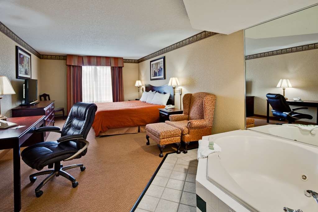 Hotel photo 7 of Country Inn & Suites by Radisson, Hot Springs, AR.