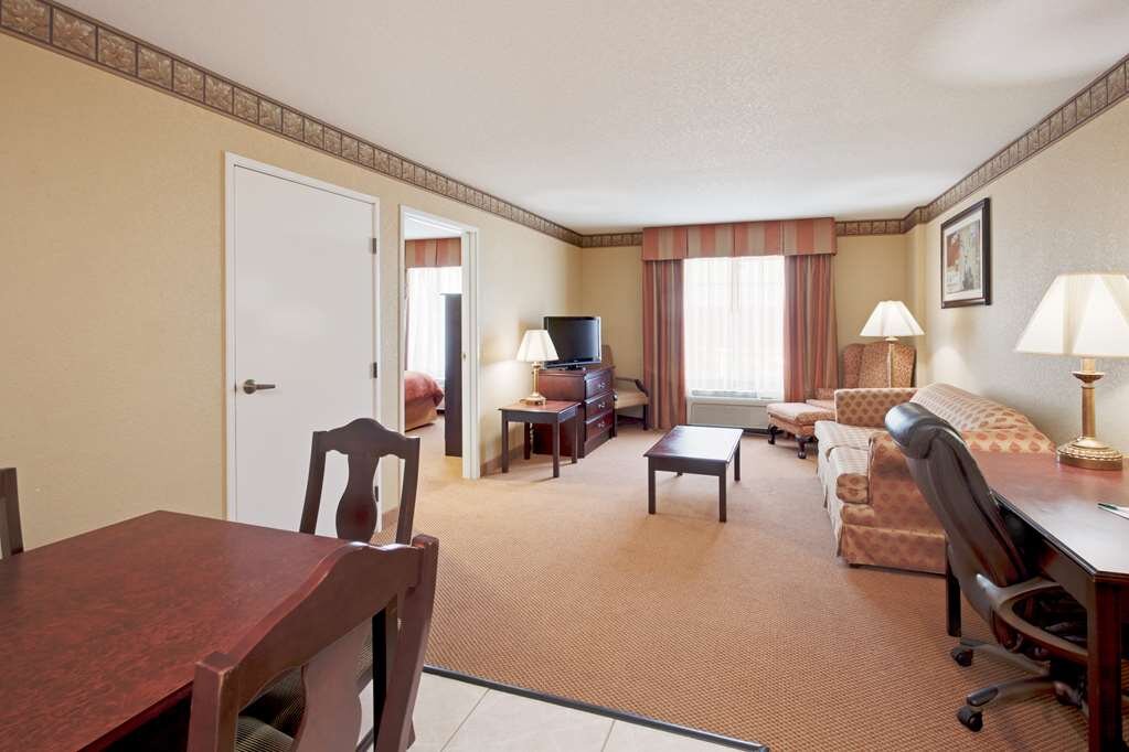 Hotel photo 1 of Country Inn & Suites by Radisson, Hot Springs, AR.