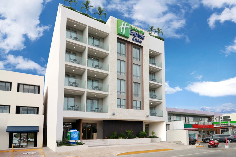 HOLIDAY INN EXPRESS AND SUITES PLAYA DEL CARMEN  68     1  2  6  