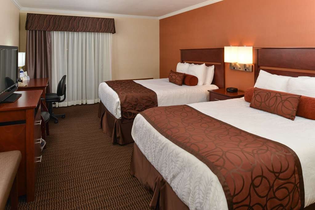 Hotel photo 36 of Best Western Plus Landmark Inn.