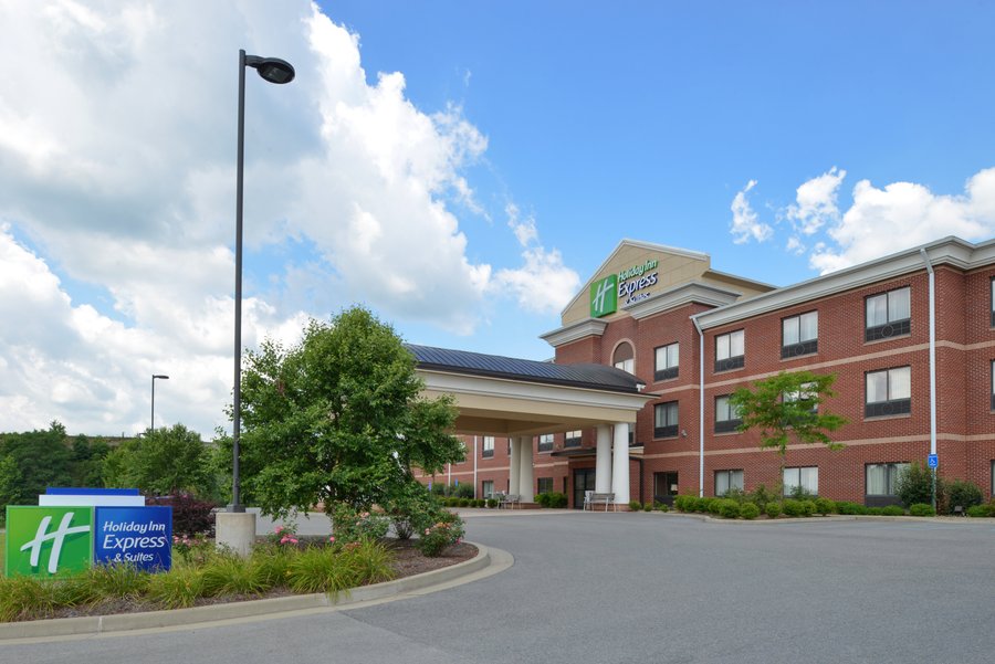 Holiday Inn Express Suites Bridgeport Clarksburg 89 1 0 5 Updated 2021 Prices Hotel Reviews Wv Tripadvisor