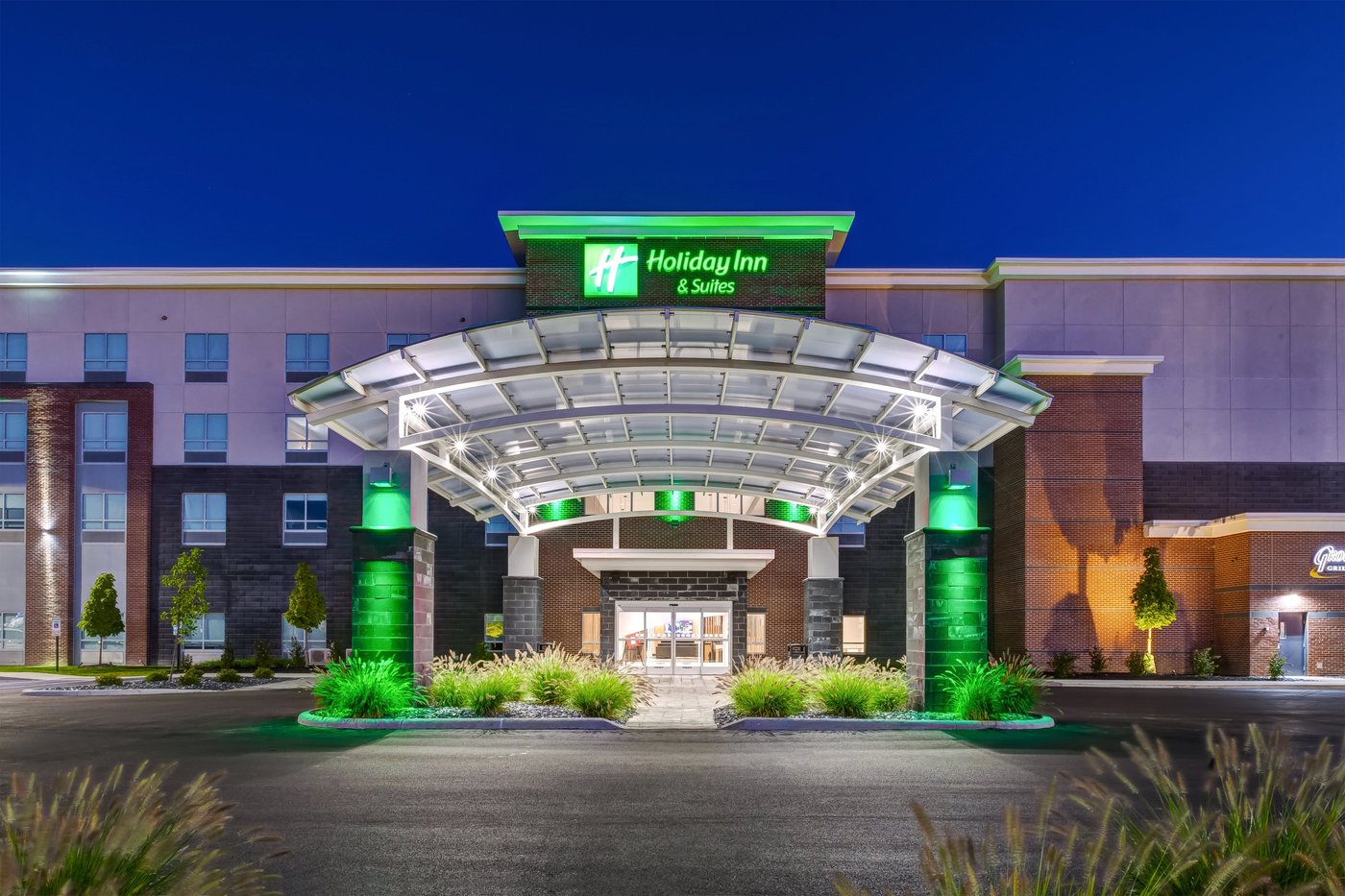 HOLIDAY INN & SUITES TOLEDO SOUTHWEST - PERRYSBURG, AN IHG HOTEL $111 ...