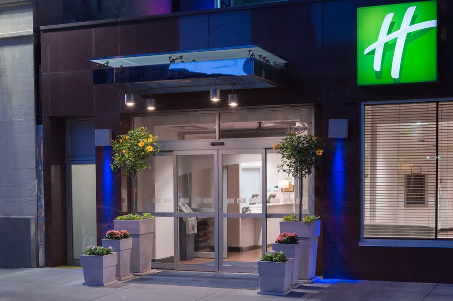 hotel-entrance.jpg?w=900u0026h=-1u0026s=1