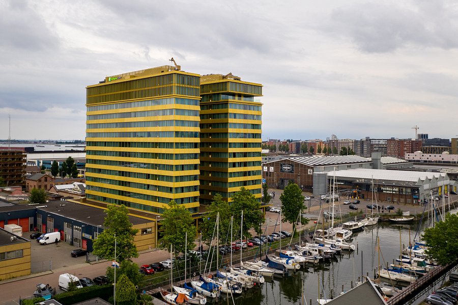 Holiday Inn Express Amsterdam North Riverside (C̶̶1̶1̶9̶) C100