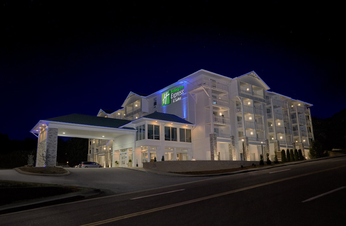 Holiday Inn Express &amp; Suites Pigeon Forge - Sevierville, hôtel à Sevierville