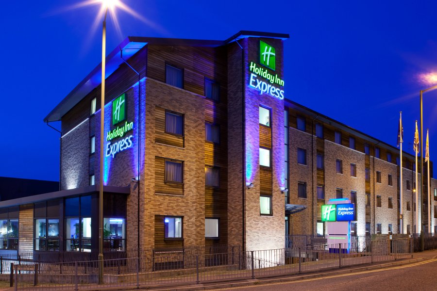 HOLIDAY INN EXPRESS HEMEL HEMPSTEAD - Updated 2021 Prices, Hotel ...