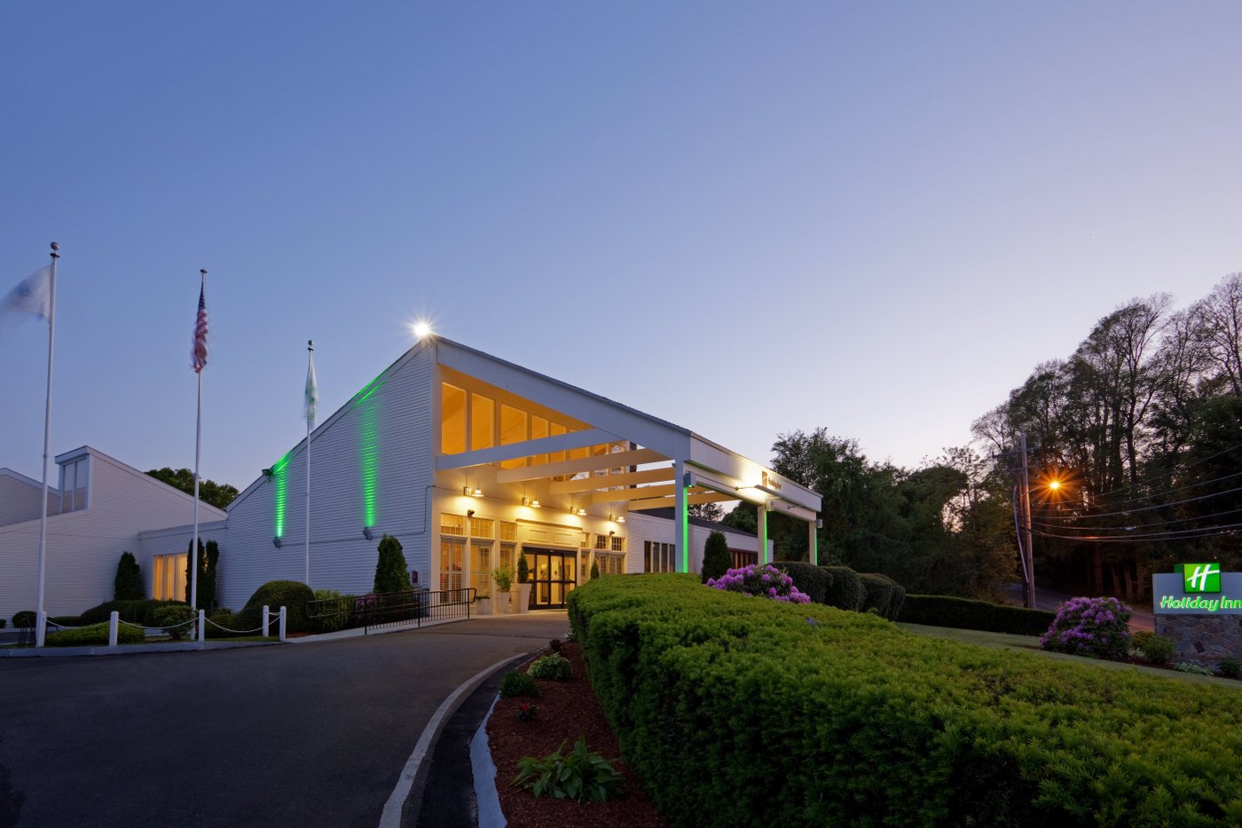 HOLIDAY INN CAPE COD-FALMOUTH, AN IHG HOTEL $93 ($̶1̶2̶7̶) - Updated ...