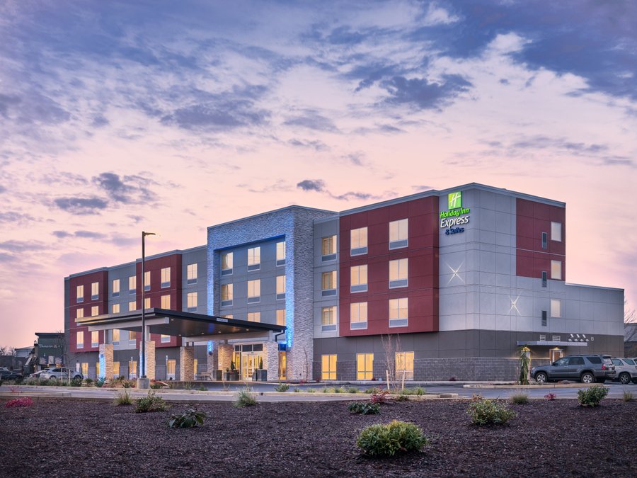 Holiday Inn Express & Suites Salem North - Keizer