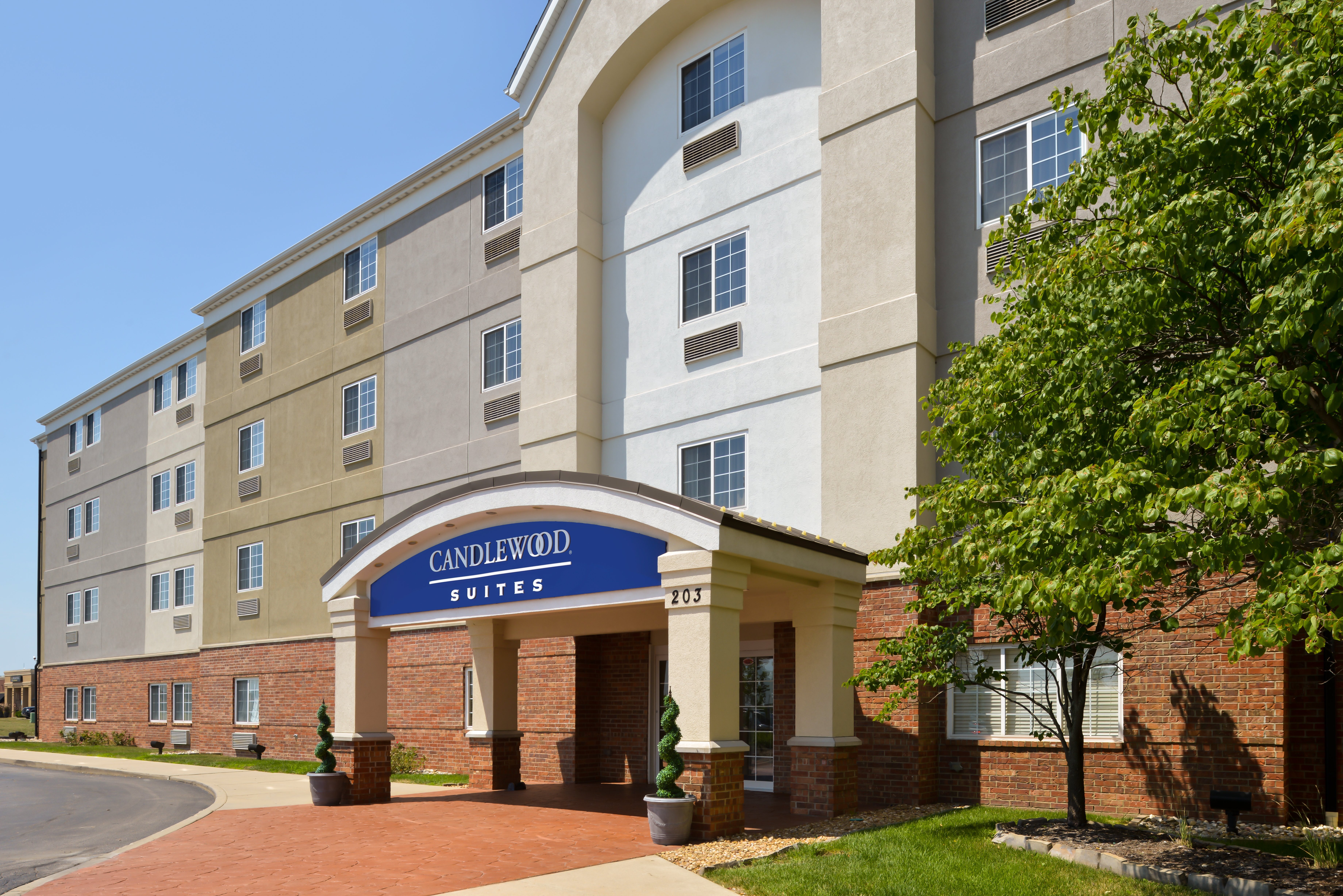 CANDLEWOOD SUITES BLOOMINGTON NORMAL AN IHG HOTEL Bewertungen Fotos   Hotel Exterior 