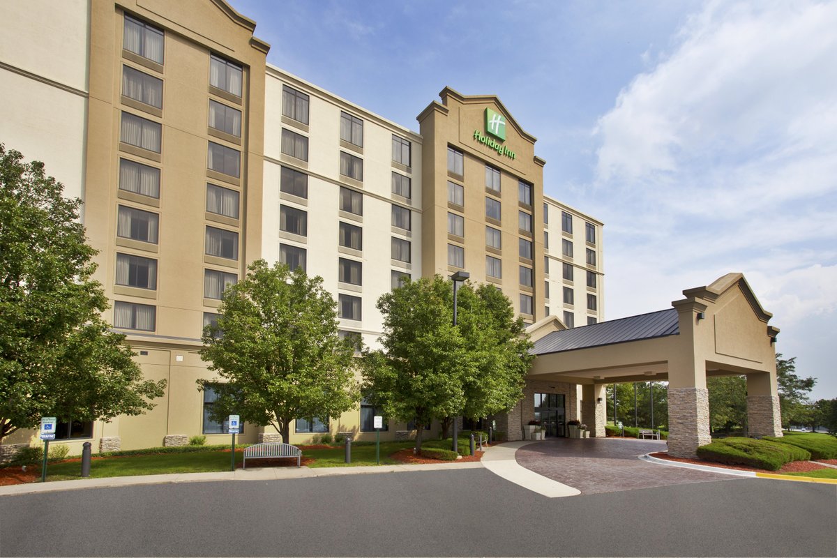 HOLIDAY INN & SUITES CHICAGO NORTHWEST - ELGIN, AN IHG HOTEL $106 ...