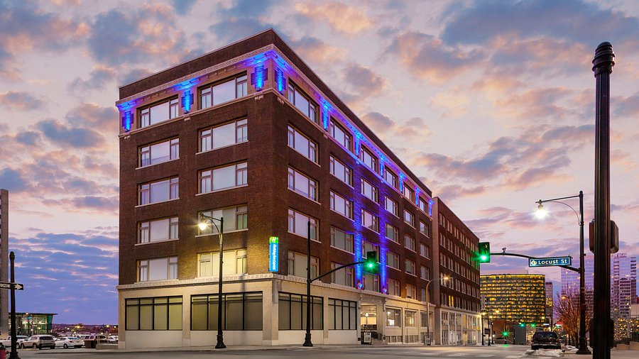 HOLIDAY INN EXPRESS KANSAS CITY DOWNTOWN 87 (̶1̶2̶7̶) Updated 2021 Prices & Hotel Reviews