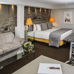 Luxe King Bed River View