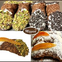 Cannoli siciliani con granella di pistacchio, goccine di cioccolato o classici