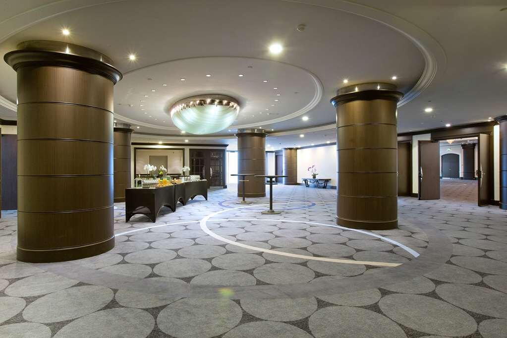 Hotel photo 1 of Hilton Paris Charles De Gaulle Airport.