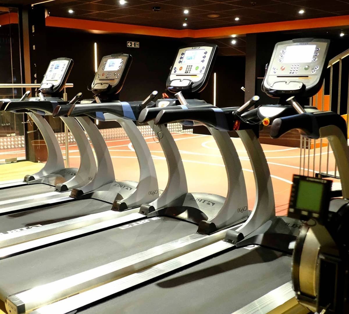 Way gym. Gym way Гатчина. Gym way клуб аэродром.