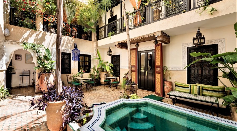 The central patio and plunge pool at Riad Dar el Souk 