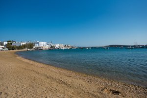 Πισίνα και παραλία