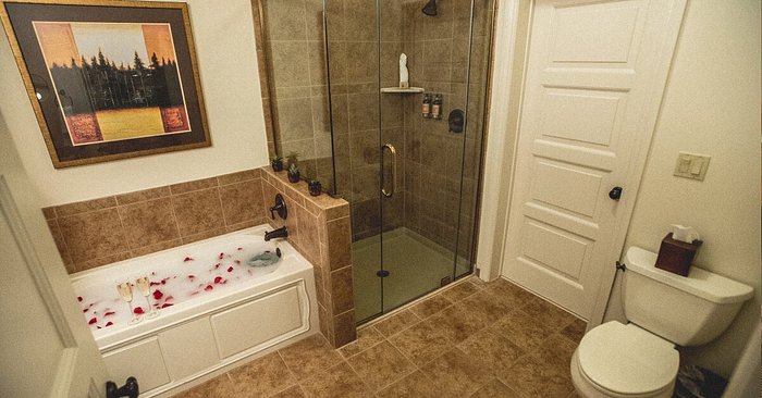 Mushroom Growing in the Shower. Gross!!! - Picture of Days Inn by Wyndham  Rock Springs - Tripadvisor