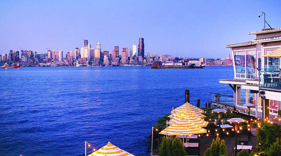 Salty's On Alki Beach