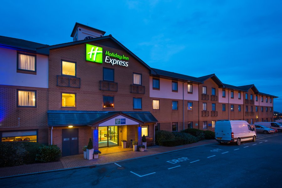 HOLIDAY INN EXPRESS SWANSEA EAST 62 (̶7̶4̶) Updated 2022 Prices & Hotel Reviews