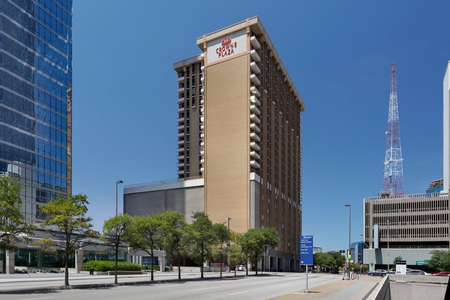 CROWNE PLAZA DALLAS DOWNTOWN $97 ($̶1̶4̶3̶) - Updated 2021 Prices ...