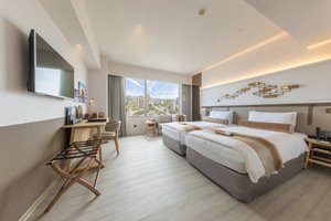 Room & Suite