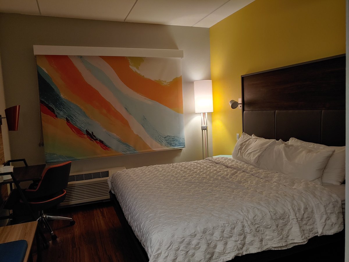 Tru by Hilton Baltimore Harbor East Rooms: Pictures & Reviews - Tripadvisor