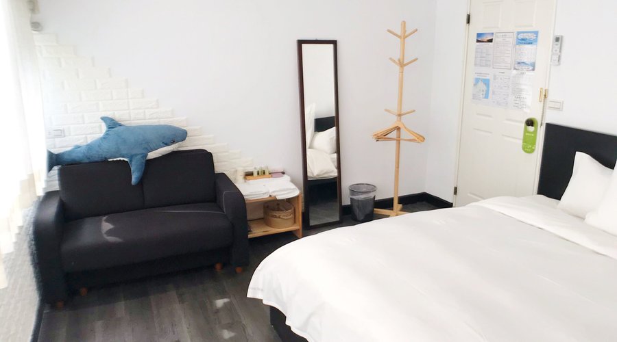 Room#203 山頂雲彩房-雅房
Room#203 Mountain View Room with Shared Bath