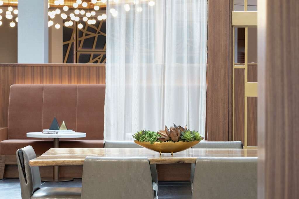 Hotel photo 41 of DoubleTree by Hilton Hotel Newark Airport.