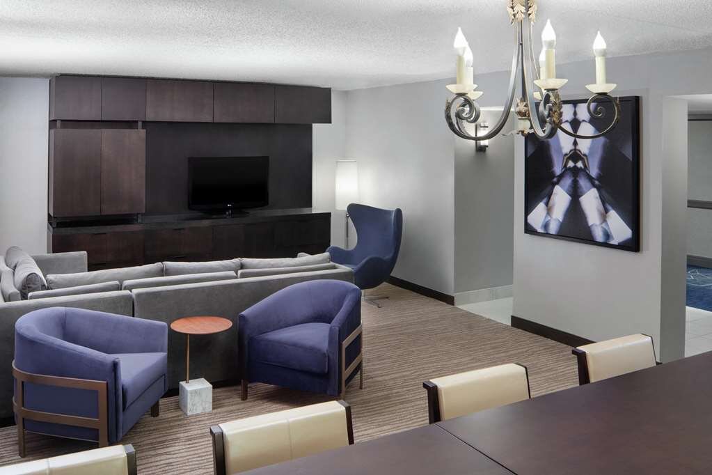 Hotel photo 16 of DoubleTree by Hilton Hotel Newark Airport.