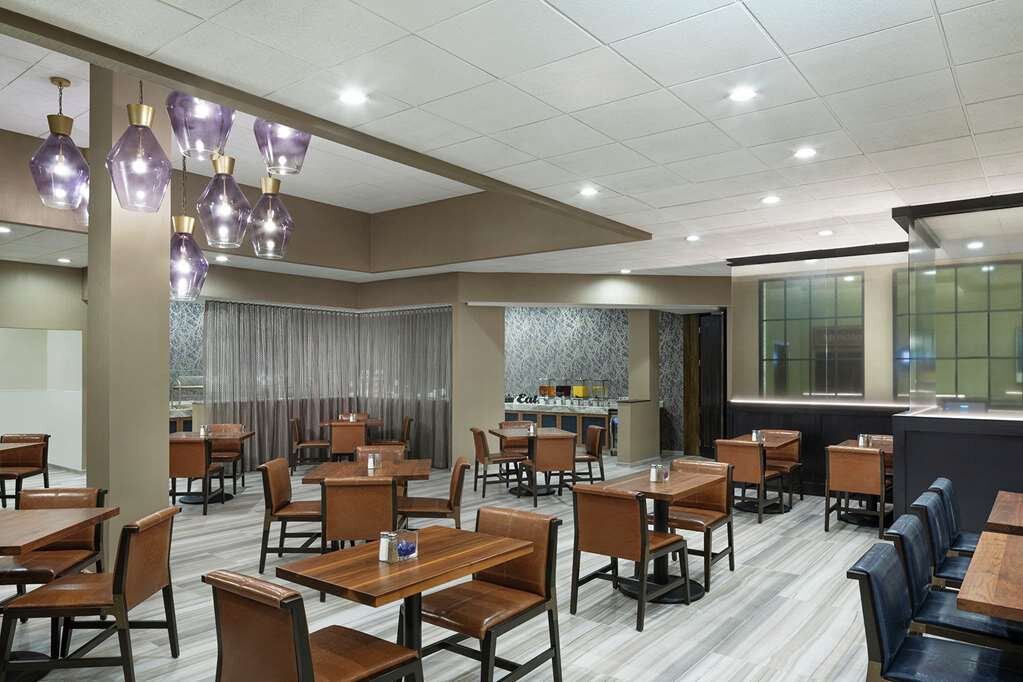 Hotel photo 49 of DoubleTree by Hilton Hotel Newark Airport.