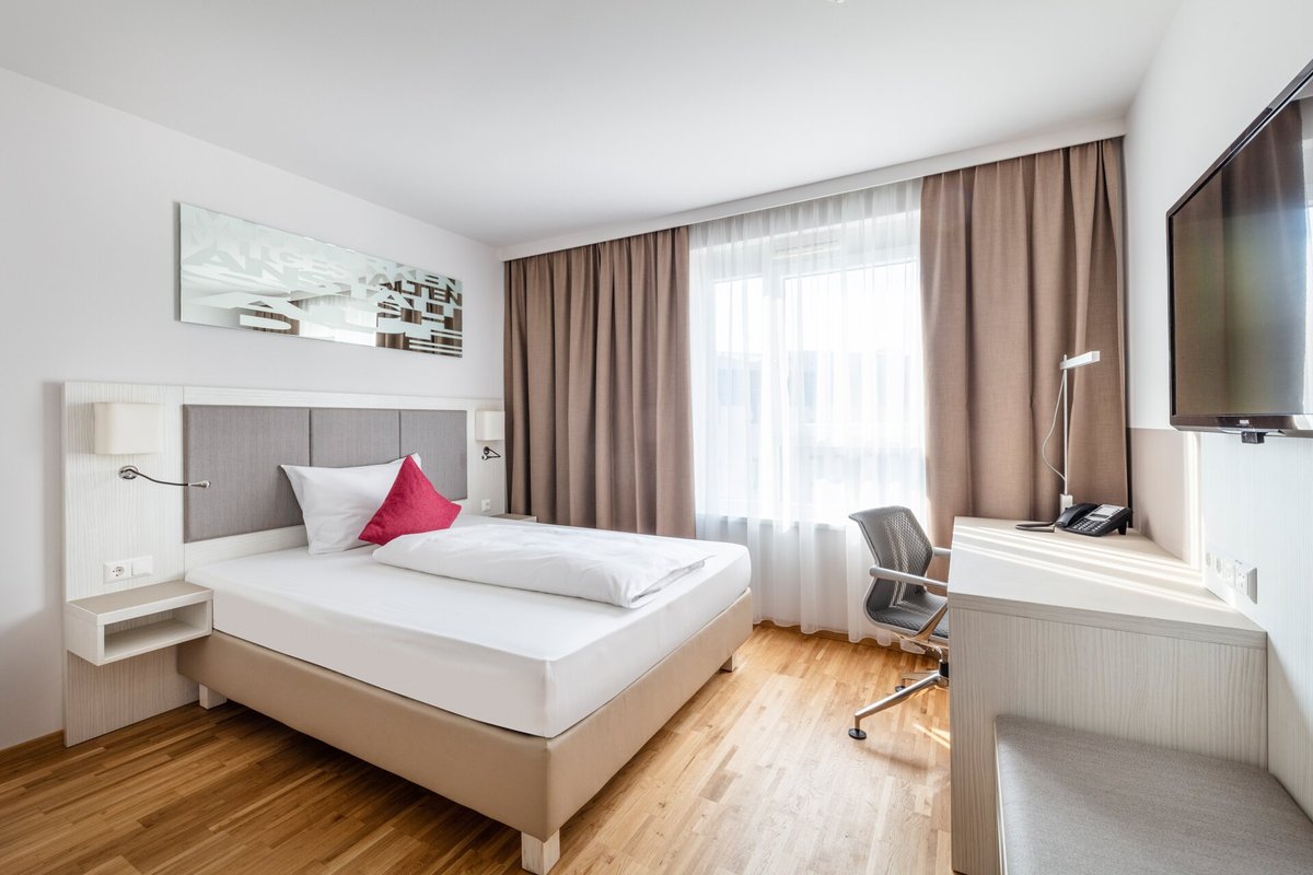 Hotel Zeitgeist Vienna Hauptbahnhof Rooms: Pictures & Reviews - Tripadvisor