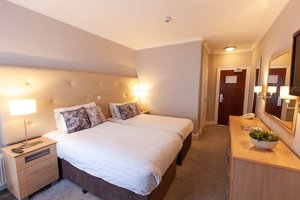 Room & Suite