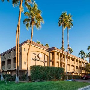 Best Western Plus Palm Desert Resort in Palm Desert, image may contain: Hotel, Villa, Grass, Tree