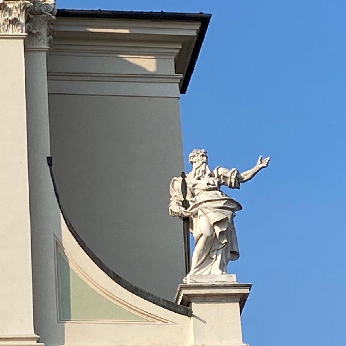 Chiesa Parrocchiale Dei Ss. Apostoli Chiesa Parrocchiale dei SS. Pietro e Paolo Apostoli (Provaglio d'Iseo